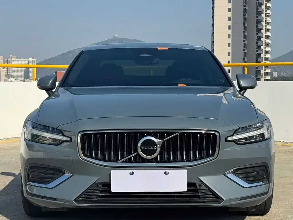 Volvo S60 2022 из CN, фото 3