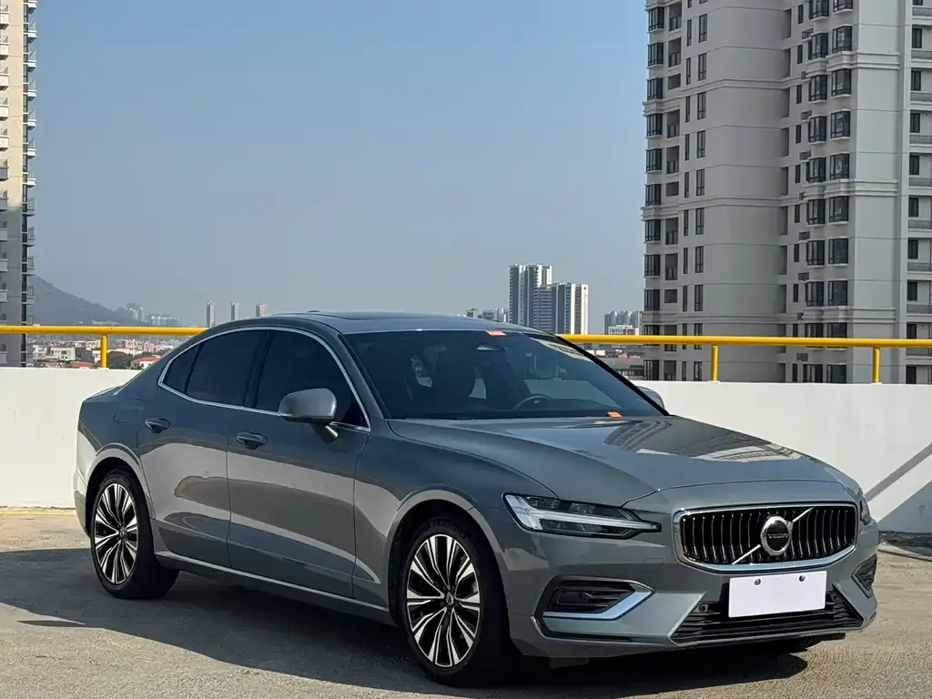 Volvo S60 2022 из CN, фото 5