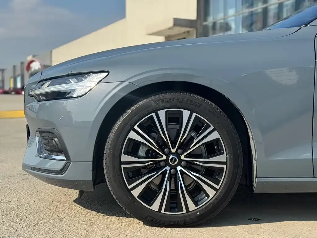 Volvo S60 2022 из CN, фото 4