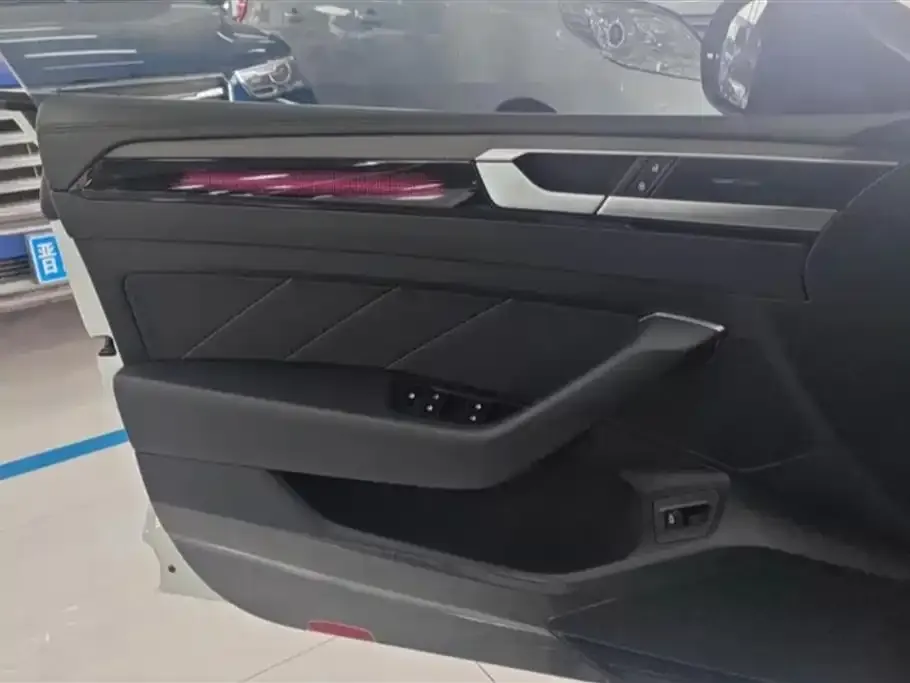 Volkswagen CC 2024 из CN, фото 7