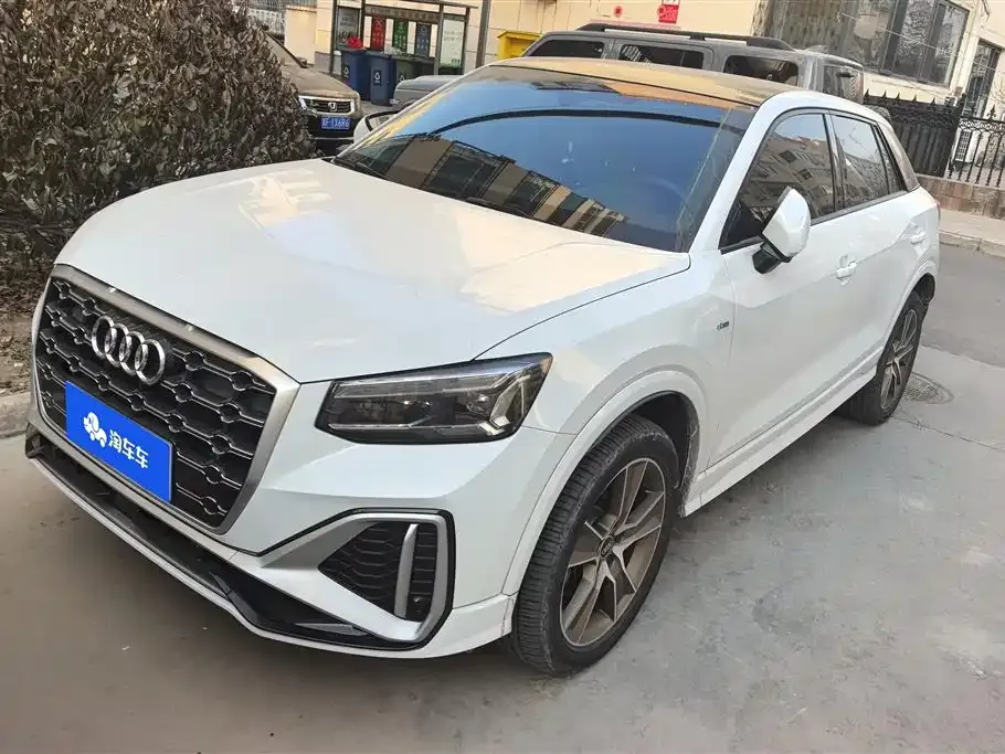 Audi Q2L 2023 из CN, фото 1