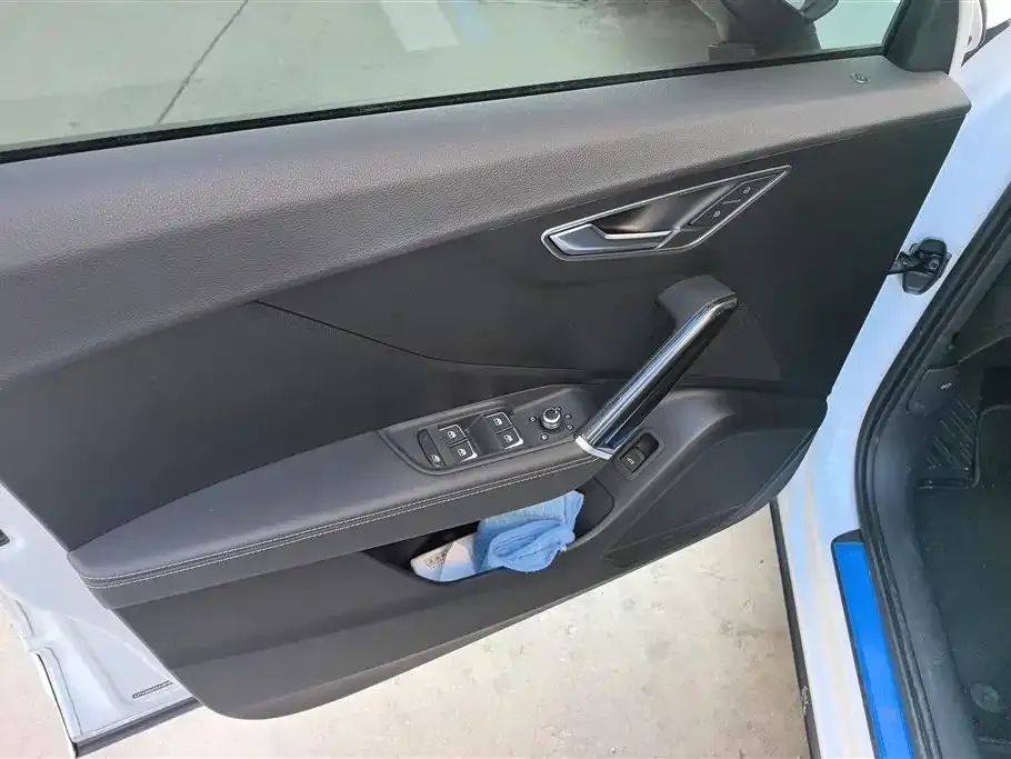Audi Q2L 2023 из CN, фото 5