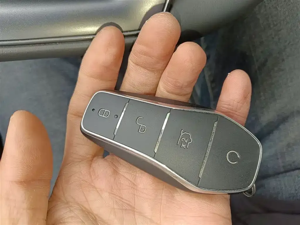 BYD L EV 2025 из CN, фото 10