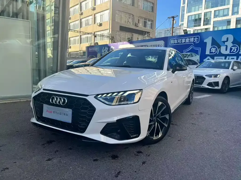 Audi A4L 2022 из CN, фото 1