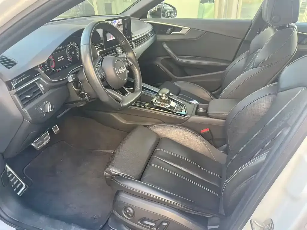 Audi A4L 2022 из CN, фото 3