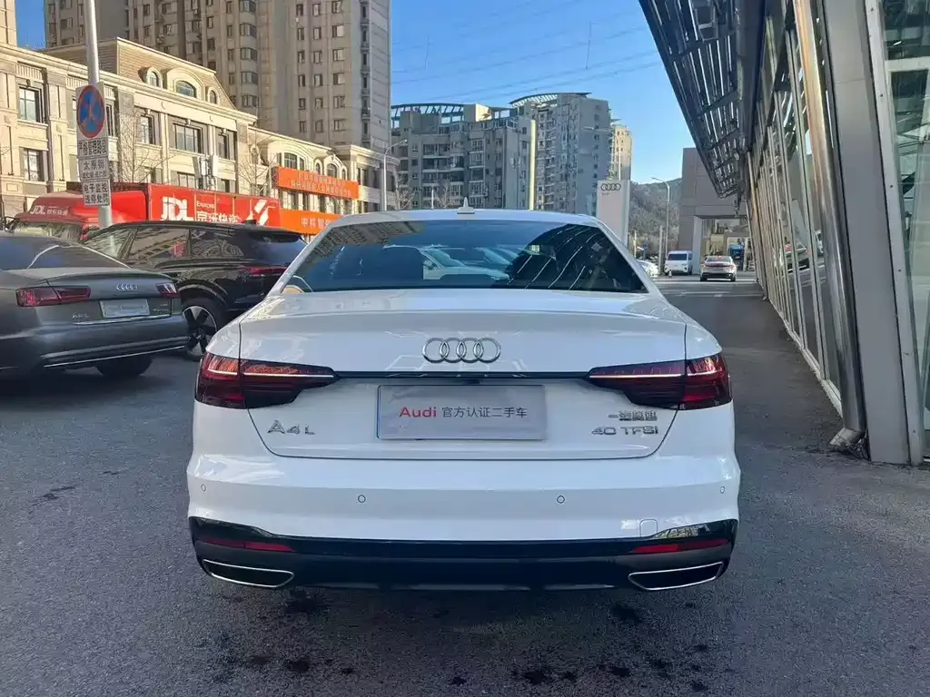 Audi A4L 2022 из CN, фото 5