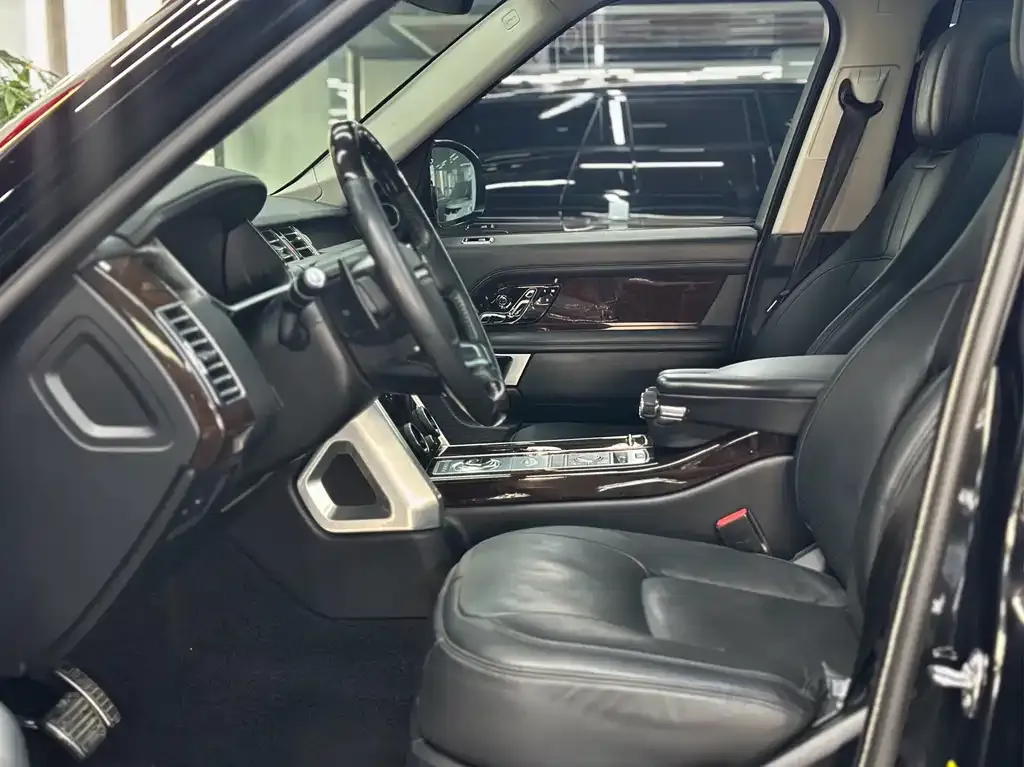 Land Rover Range Rover 2021 из CN, фото 2