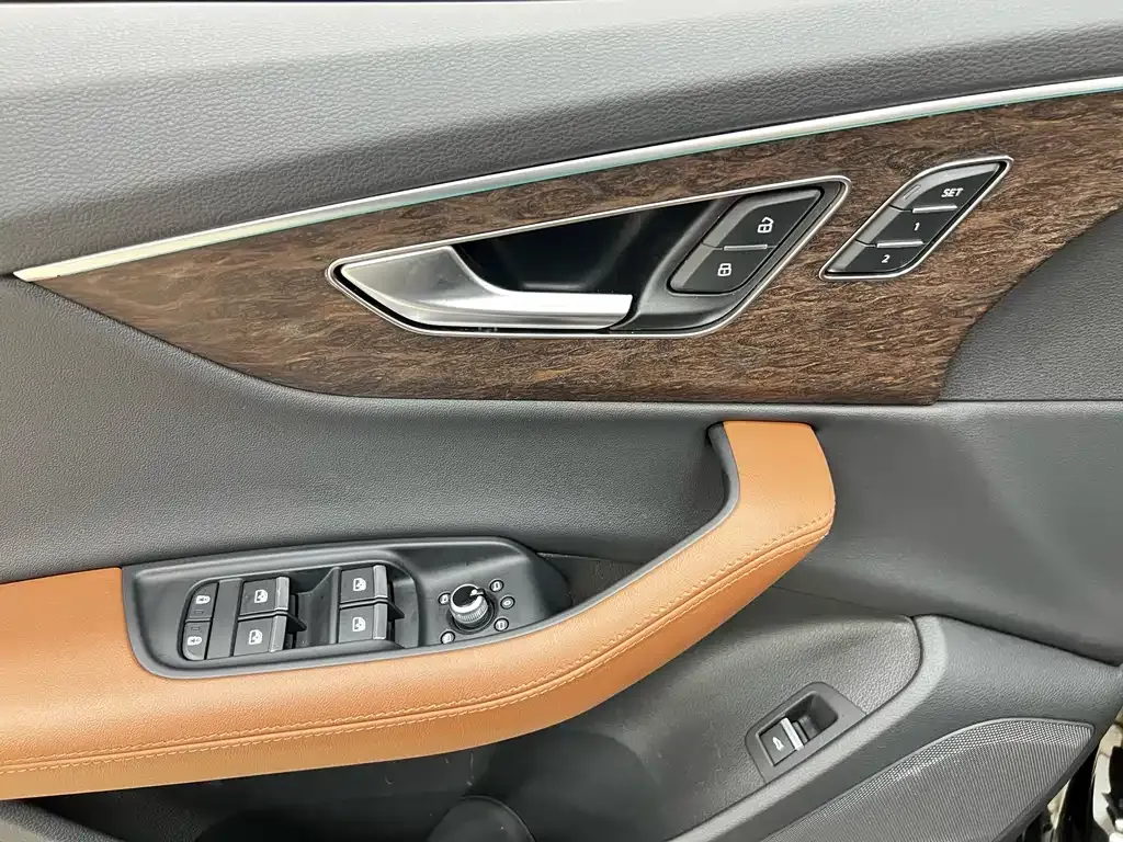 Audi Q7 2023 из CN, фото 6