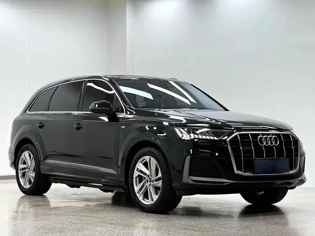 Audi Q7 2023 из CN, фото 2