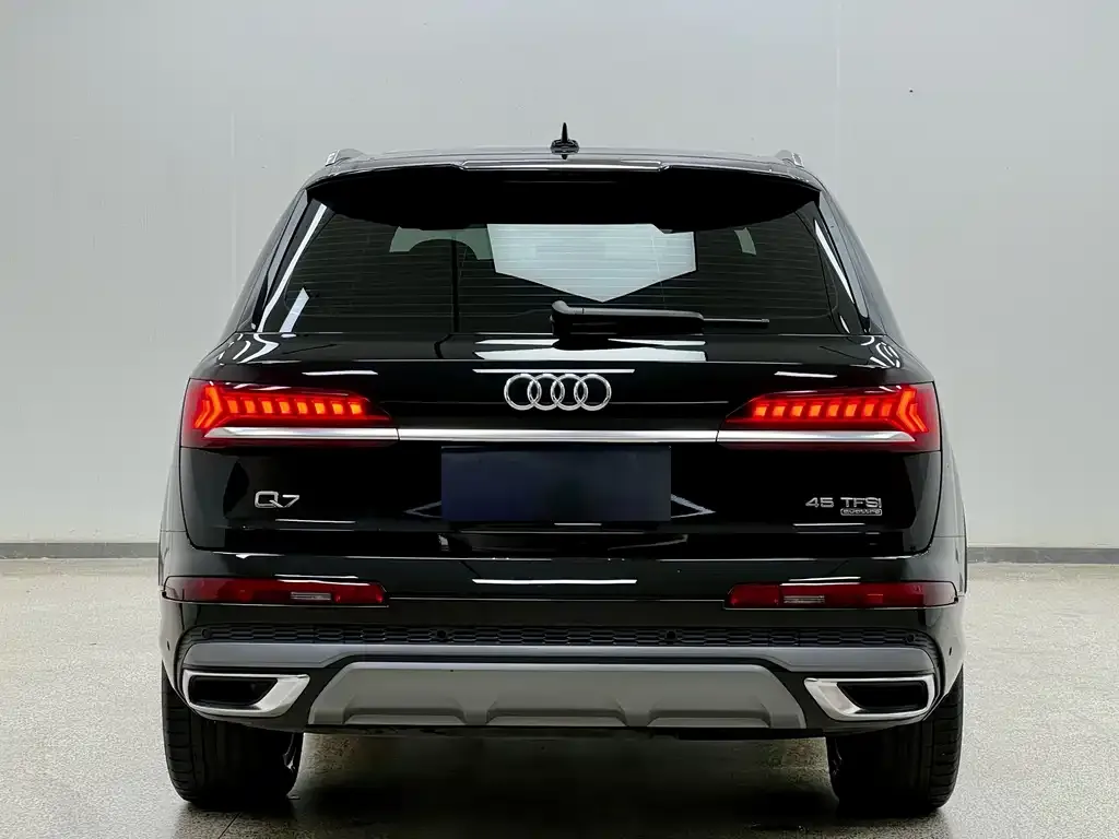 Audi Q7 2023 из CN, фото 5