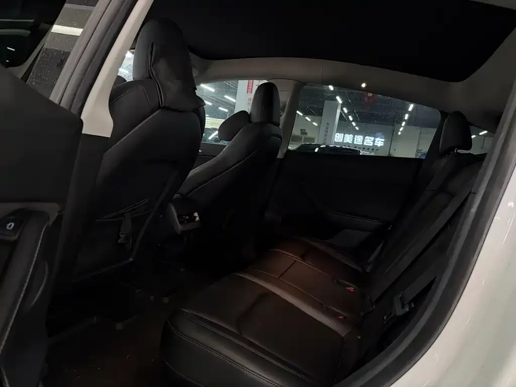 Tesla Model Y 2023 из CN, фото 3