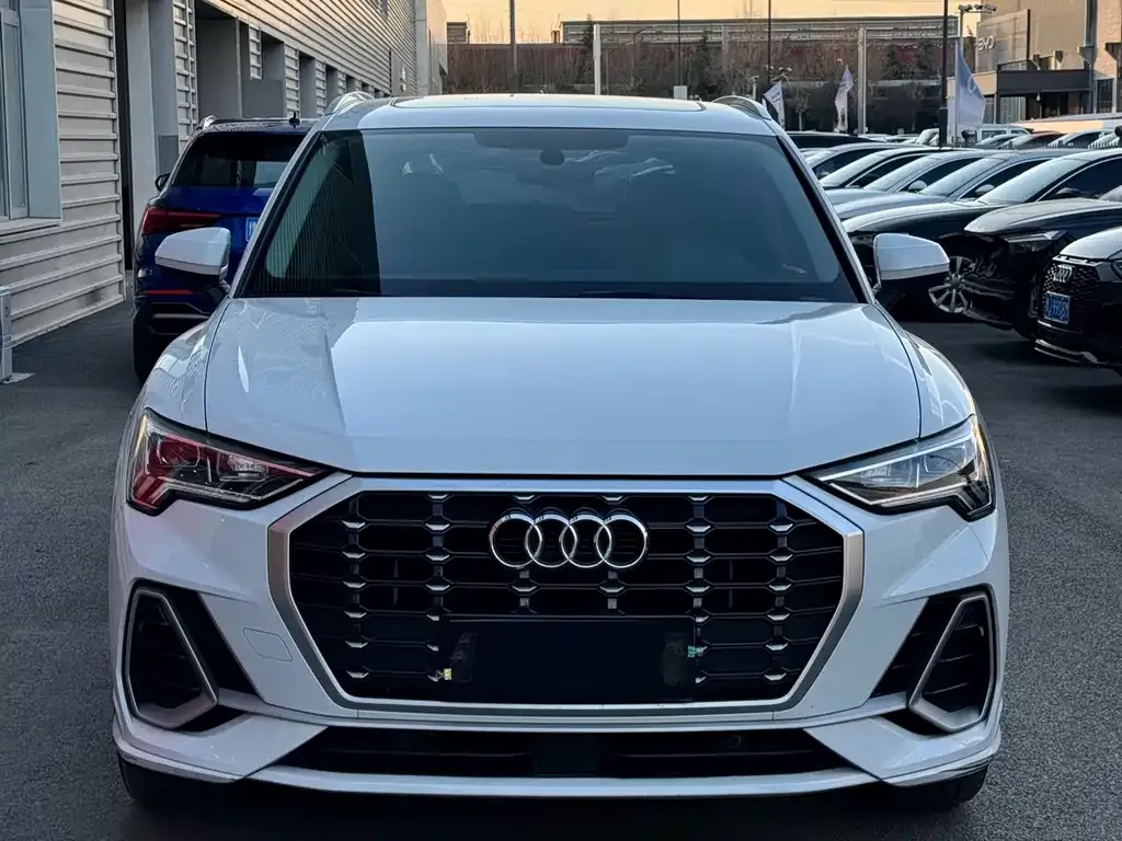 Audi Q3 2023 из CN, фото 2