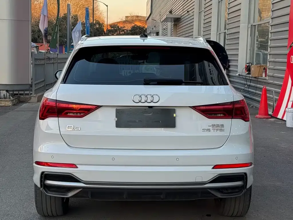 Audi Q3 2023 из CN, фото 4