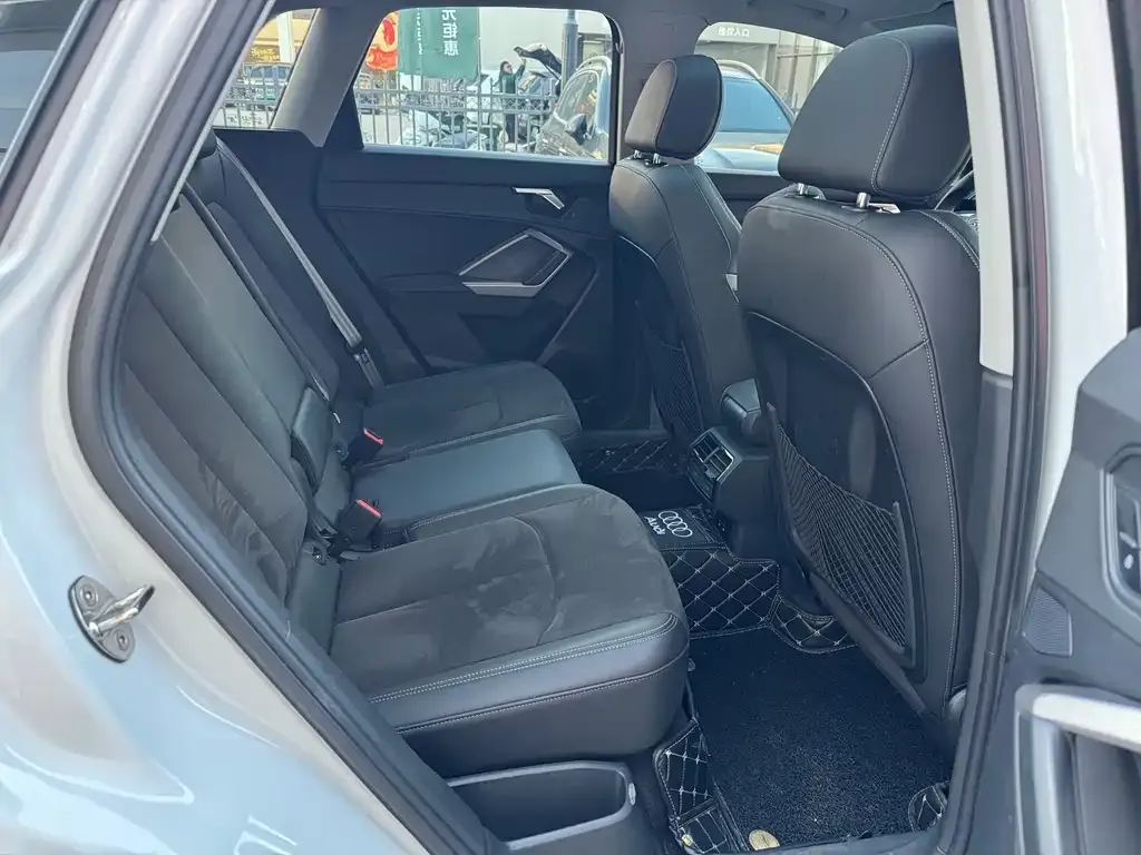 Audi Q3 2023 из CN, фото 5