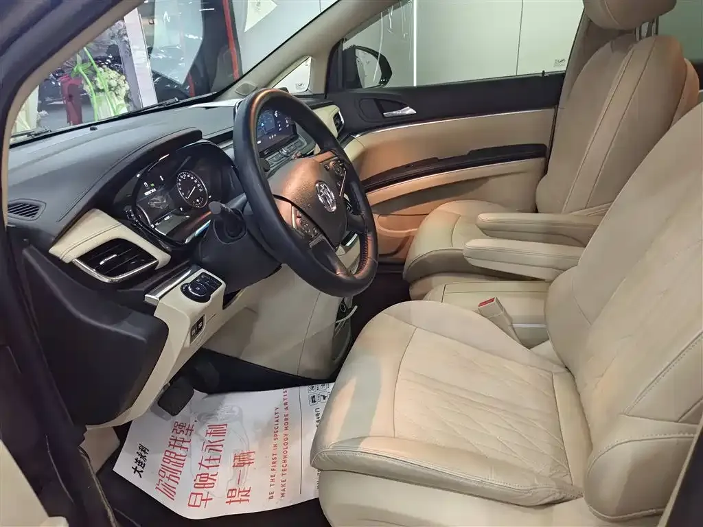 Buick GL8 2023 из CN, фото 10