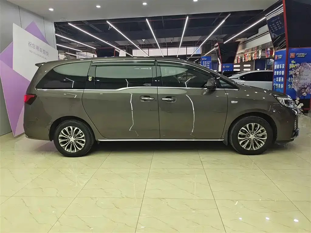 Buick GL8 2023 из CN, фото 2