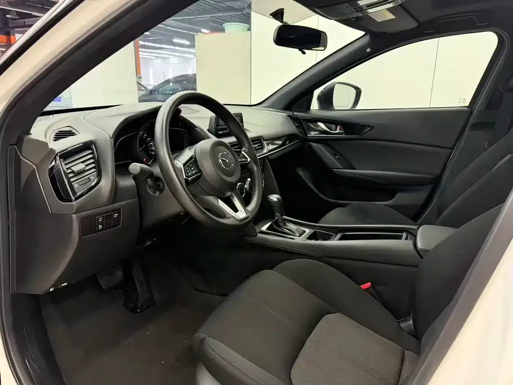 Mazda CX-4 2023 из CN, фото 7