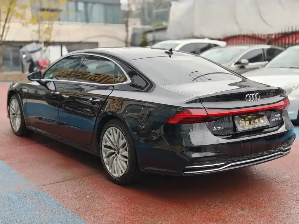 Audi A7L — фото 10