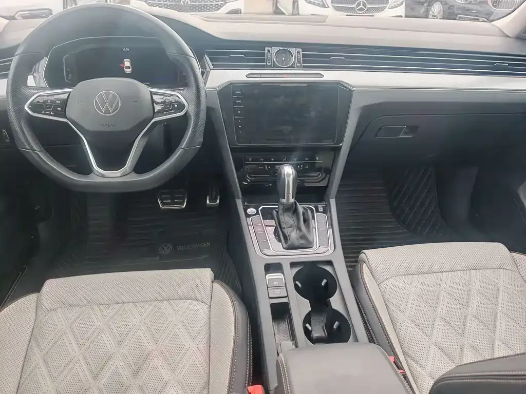Volkswagen Magotan 2023 из CN, фото 4