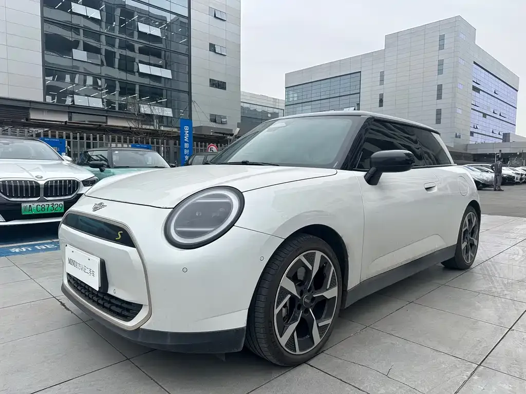 MINI Cooper EV — фото 1