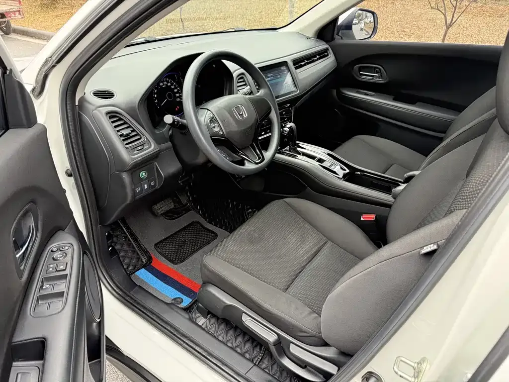 Honda Vezel 2021 из CN, фото 10