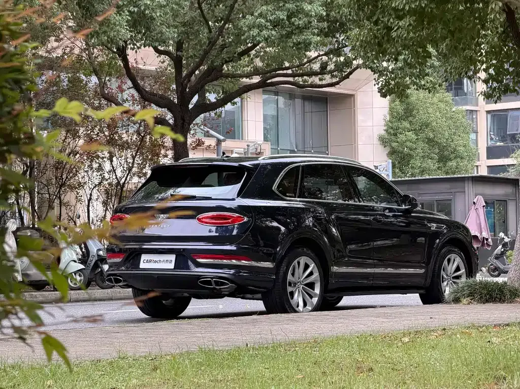 Bentley Bentayga 2024 из CN, фото 7