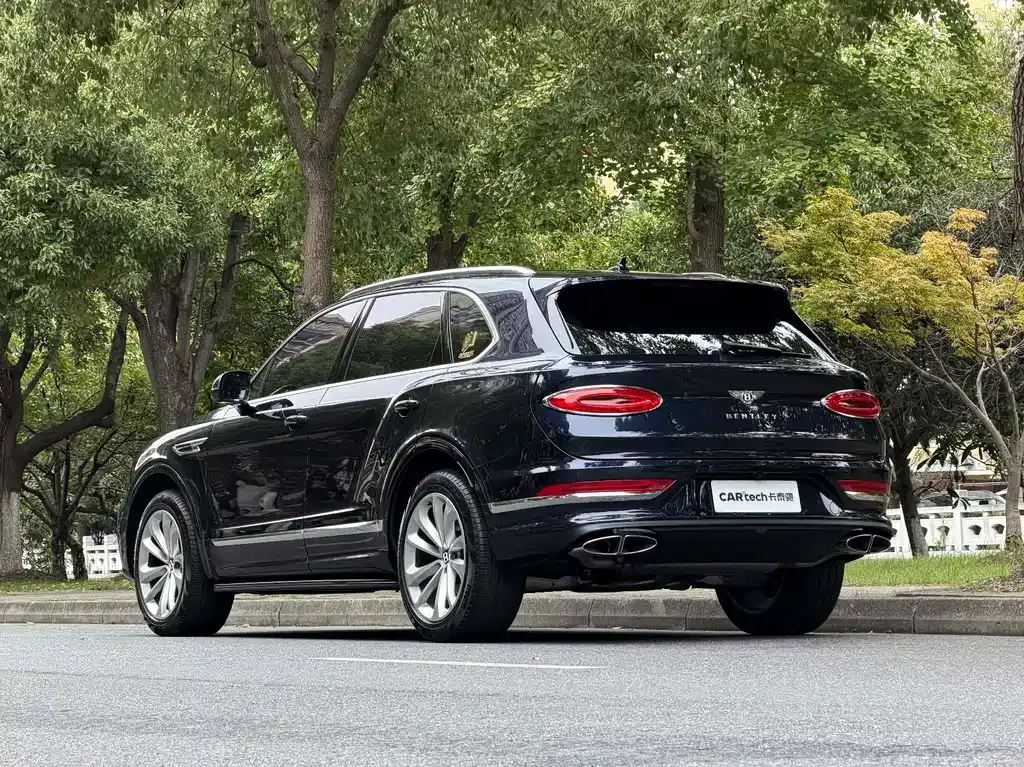 Bentley Bentayga 2024 из CN, фото 6
