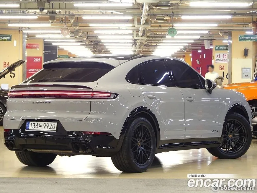 Porsche Cayenne 2025 из KR, фото 3