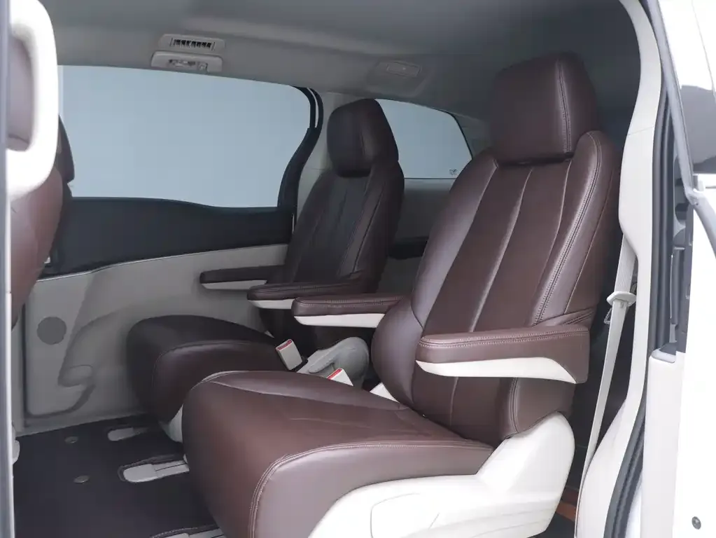 Buick GL8 2024 из CN, фото 8