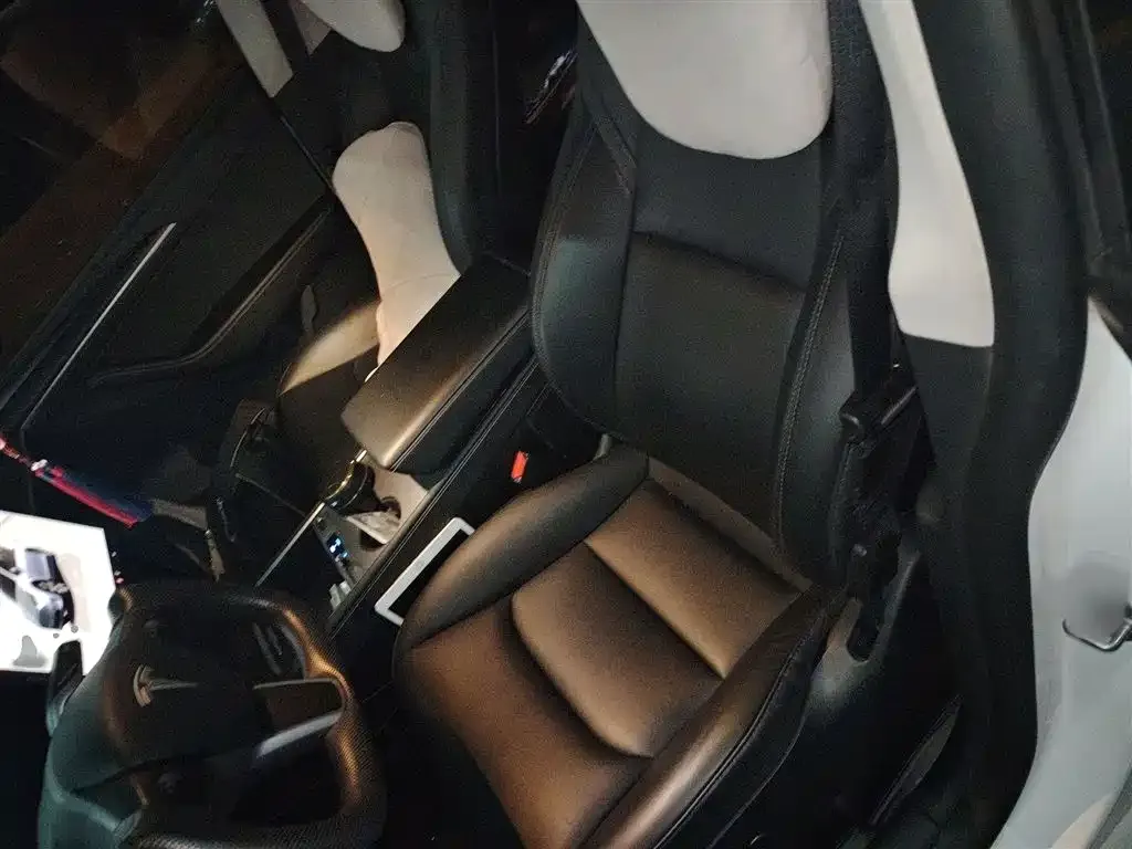 Tesla Model Y 2023 из CN, фото 9