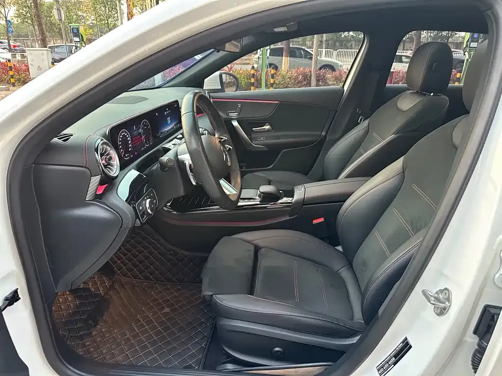 Mercedes-Benz A-Class 2023 из CN, фото 8