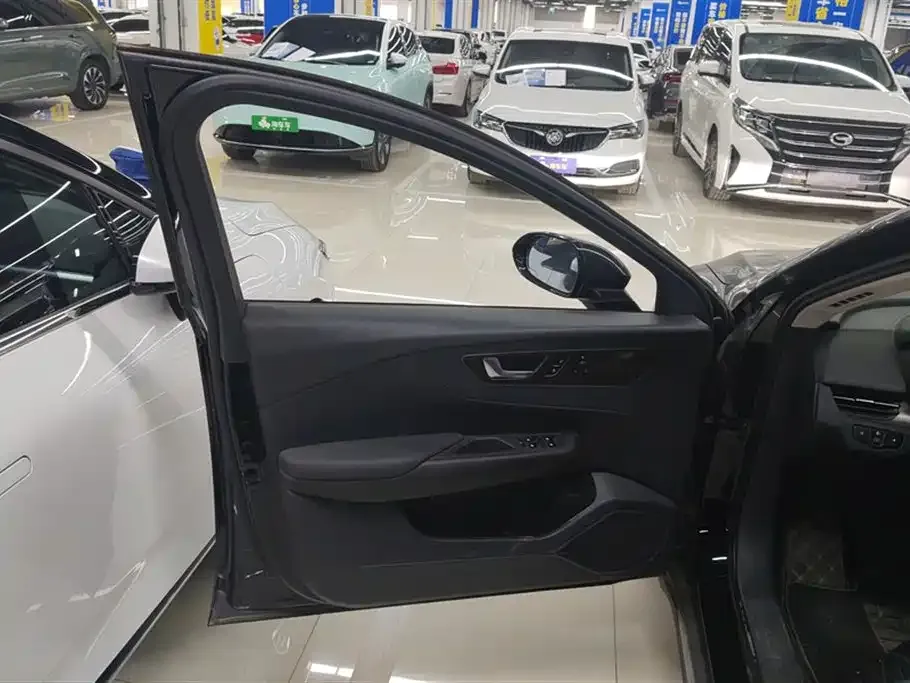 Hongqi E-QM5 2023 из CN, фото 8