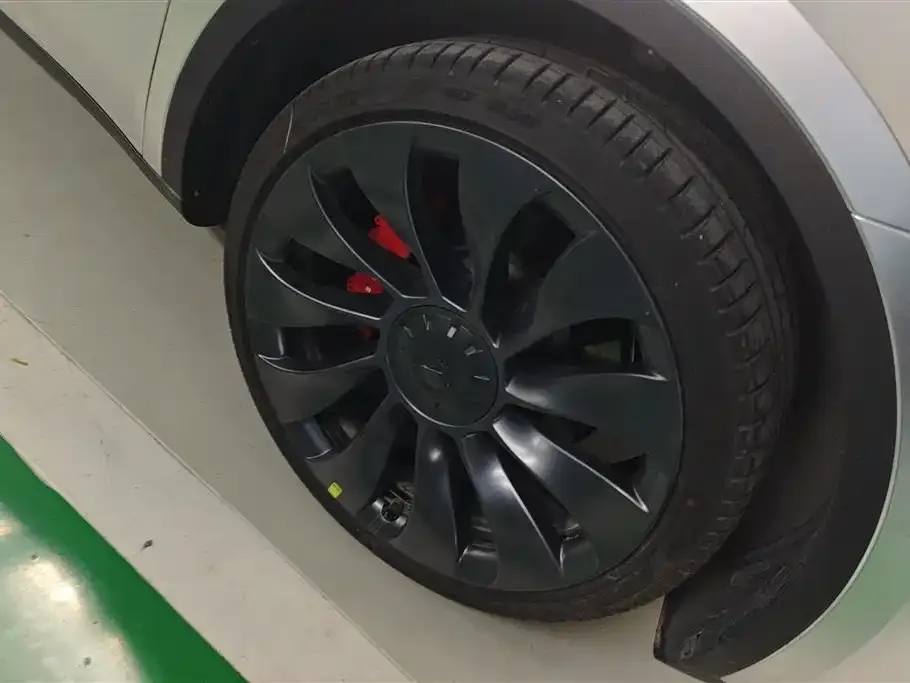 Tesla Model Y 2024 из CN, фото 3