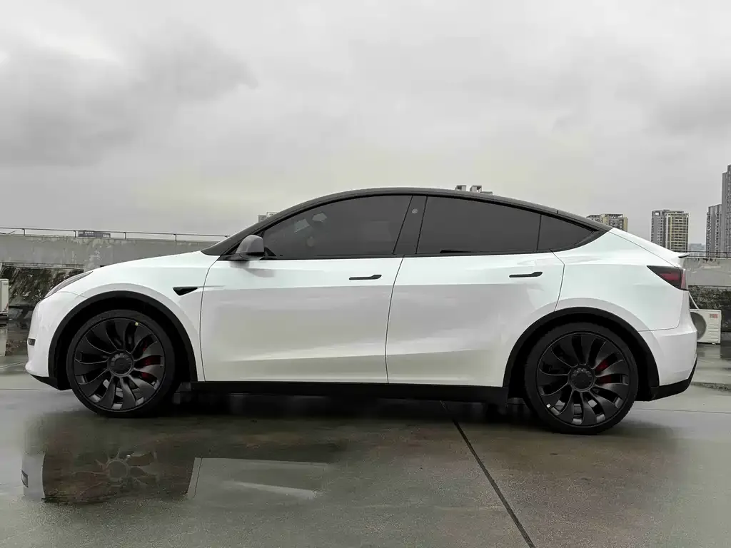 Tesla Model Y 2024 из CN, фото 4