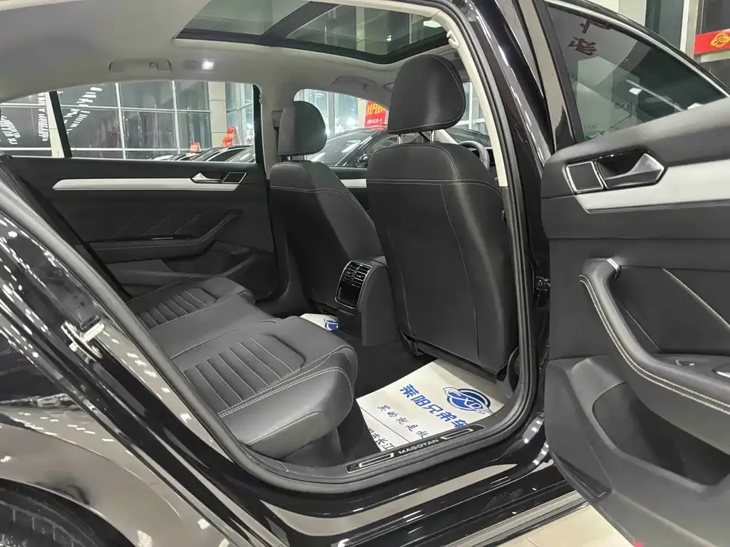 Volkswagen Magotan 2023 из CN, фото 8