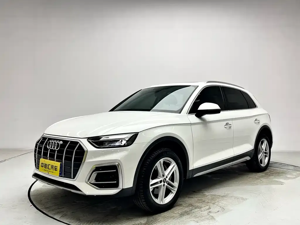 Audi Q5L — фото 1