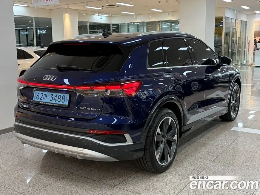 Audi Q4 e-tron — фото 5