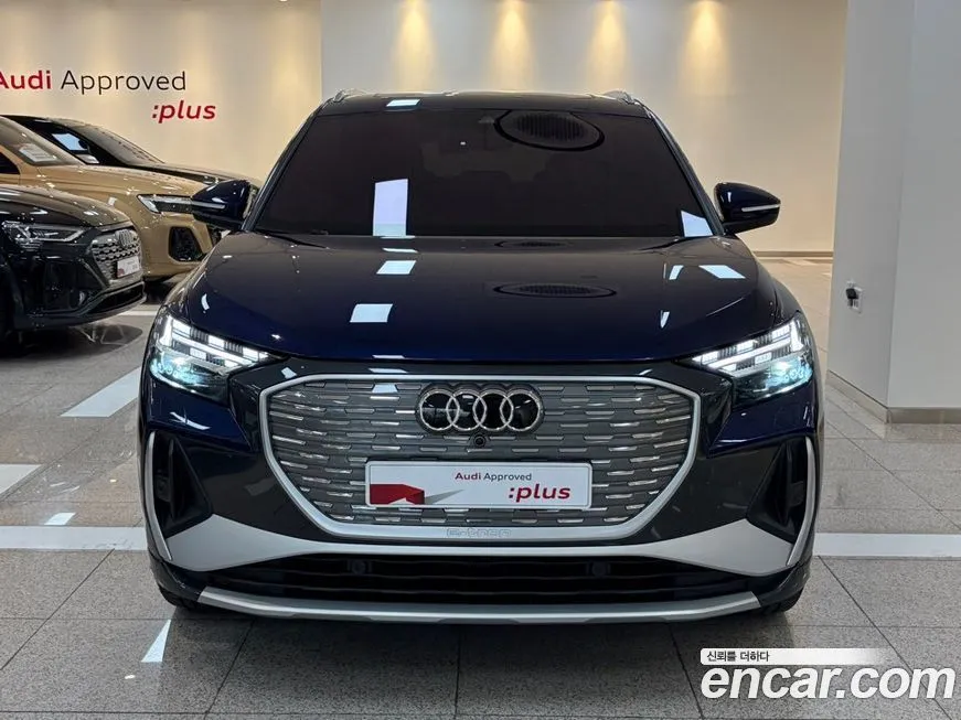 Audi Q4 e-tron — фото 2