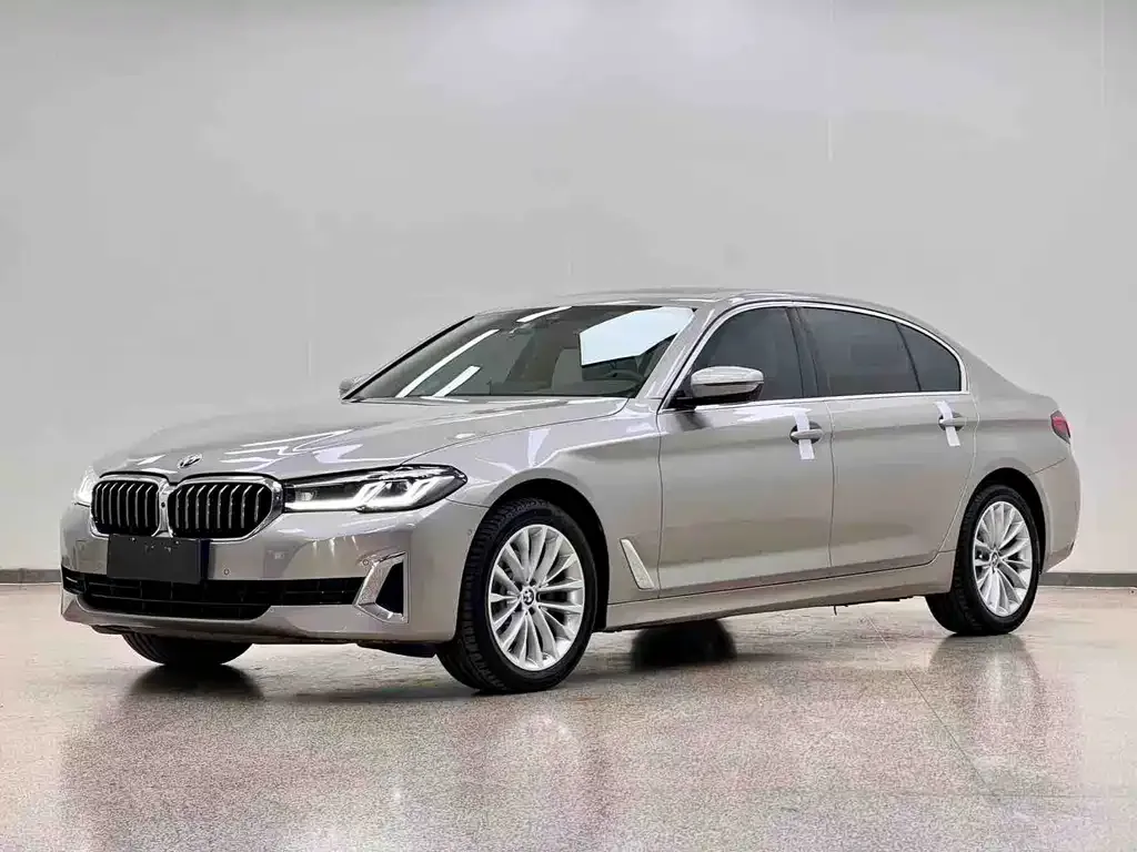 BMW 5 Series — фото 1