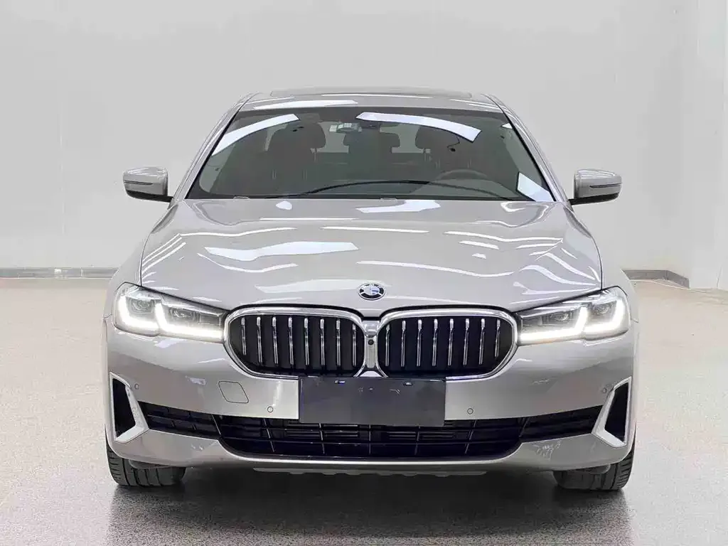 BMW 5 Series — фото 4
