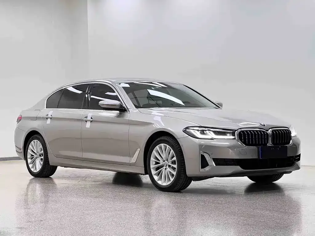 BMW 5 Series — фото 6