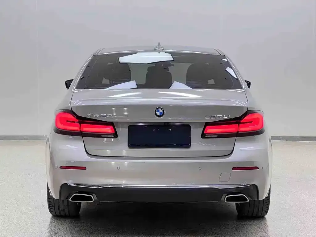 BMW 5 Series — фото 5