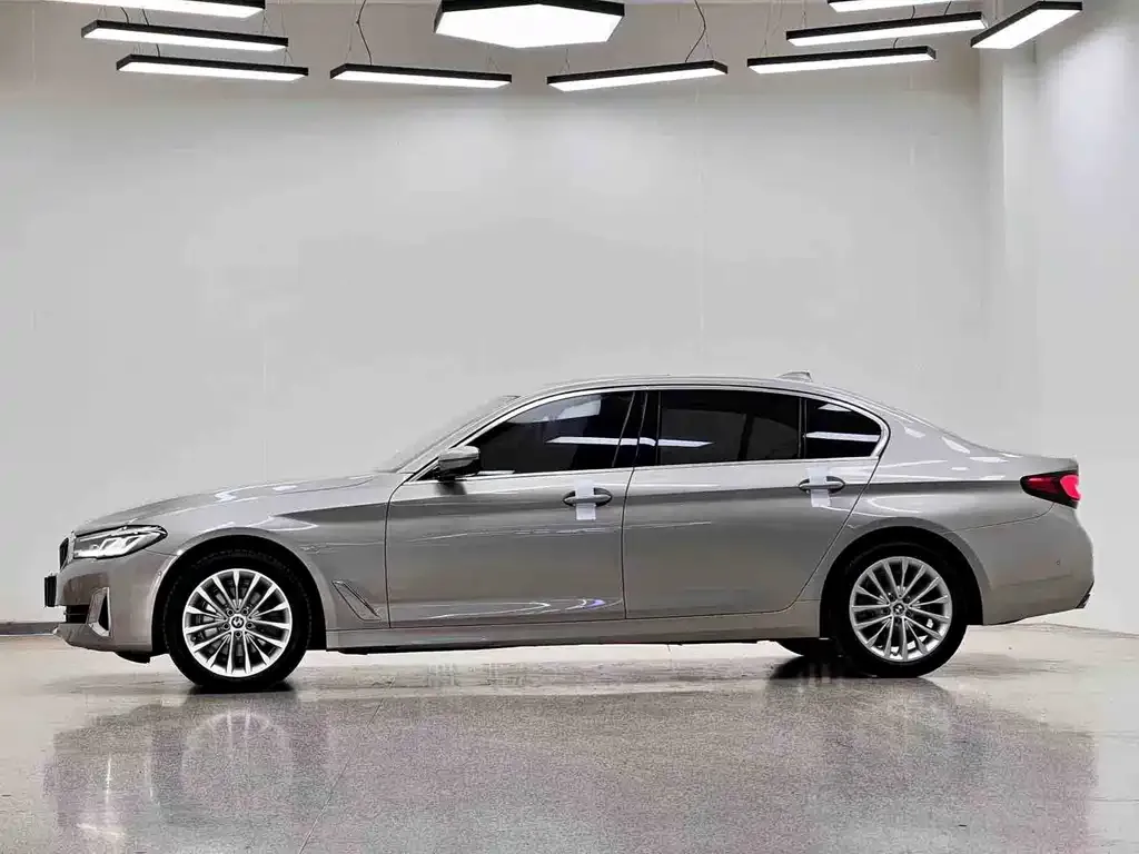 BMW 5 Series — фото 3