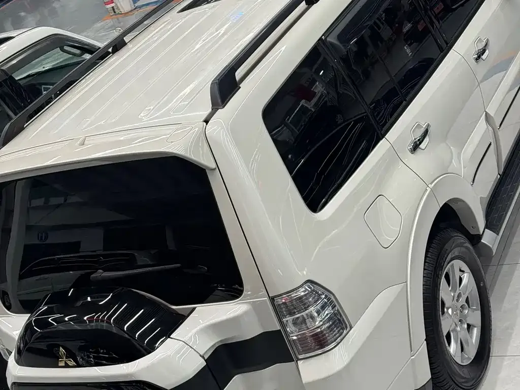 Mitsubishi Pajero (Import) 2025 из CN, фото 4