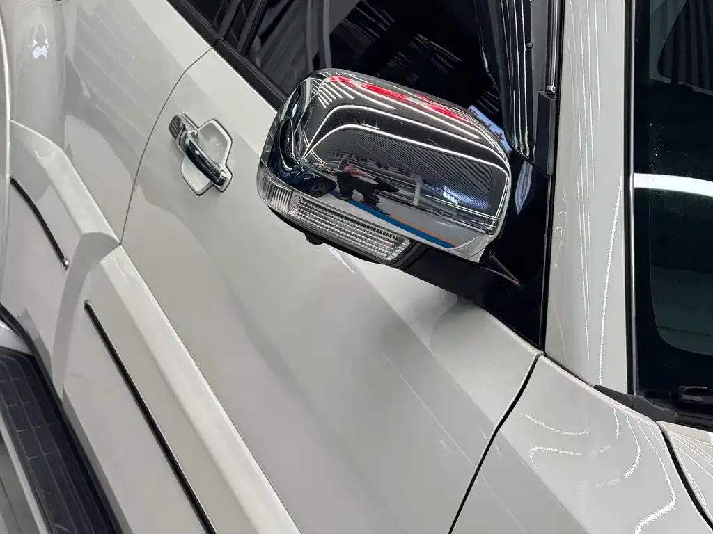 Mitsubishi Pajero (Import) 2025 из CN, фото 3