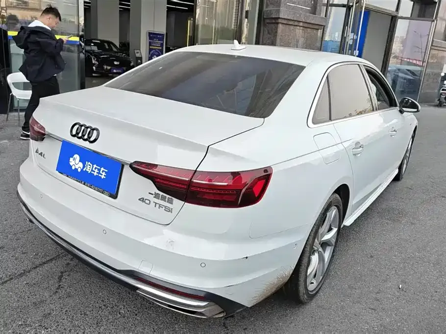Audi A4L 2021 из CN, фото 9