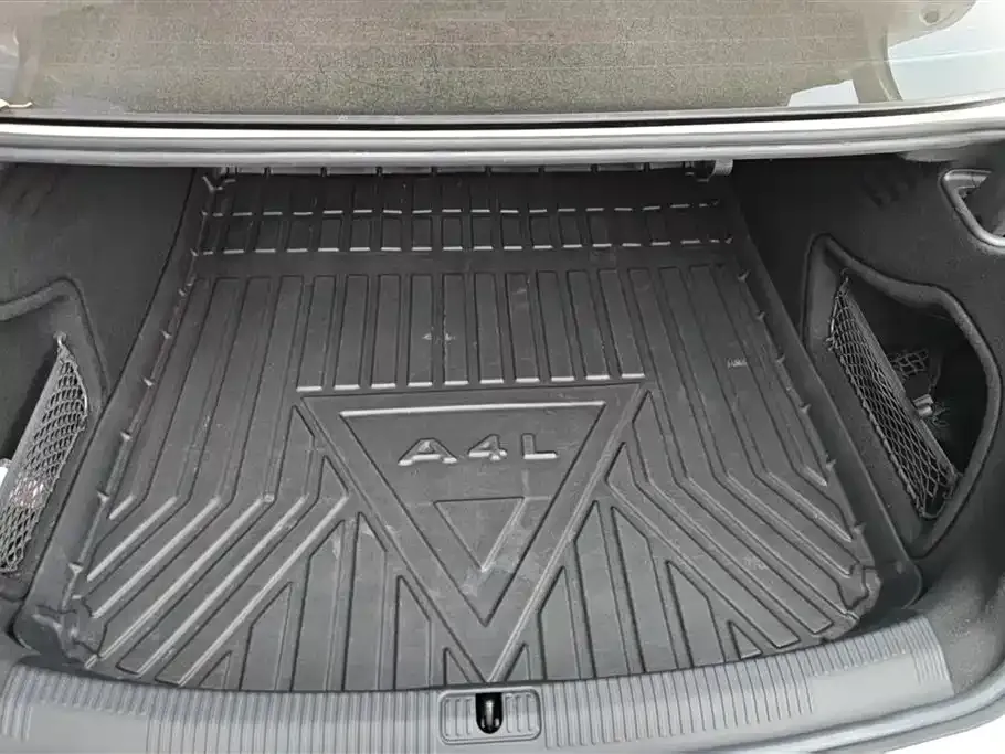 Audi A4L 2021 из CN, фото 5