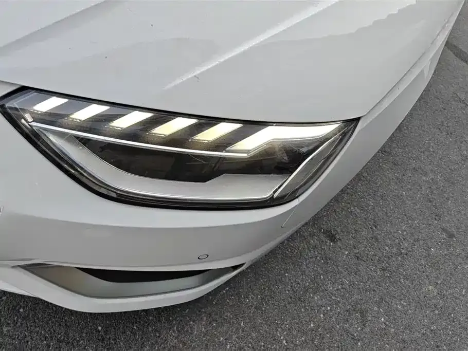 Audi A4L 2021 из CN, фото 10