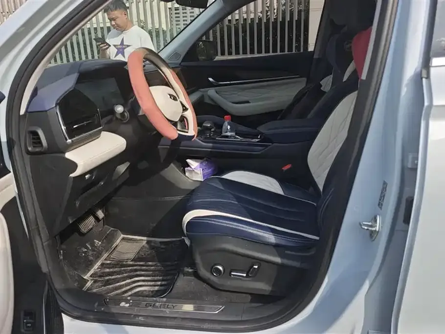Geely Xingyue L — фото 10