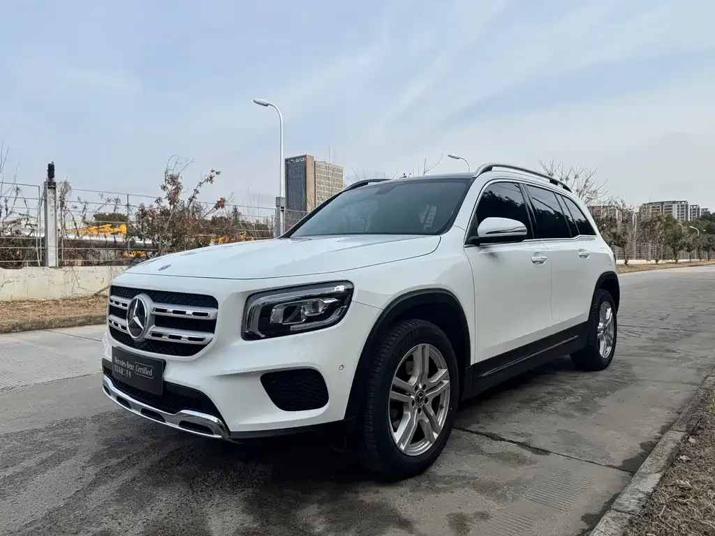 Mercedes-Benz GLB — фото 1